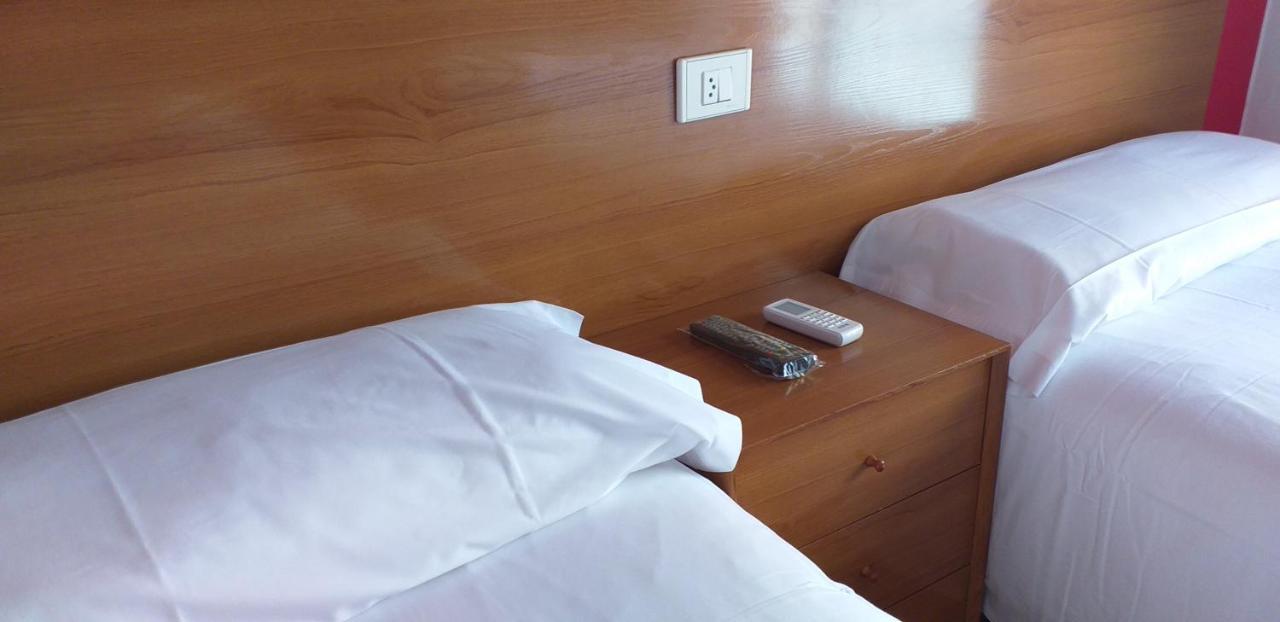 Hostal Meson De Paco Cariñena Dış mekan fotoğraf
