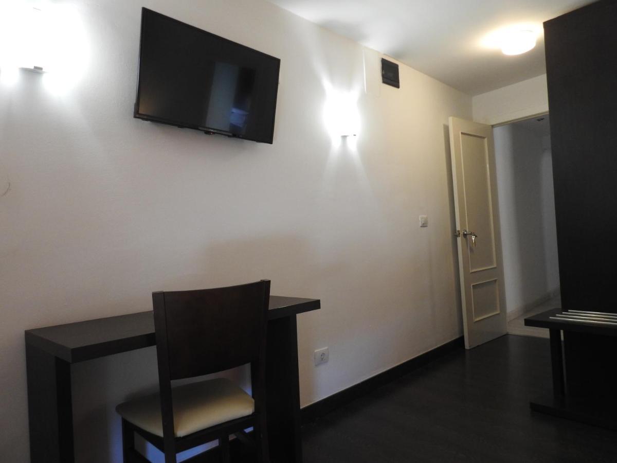 Hostal Meson De Paco Cariñena Dış mekan fotoğraf